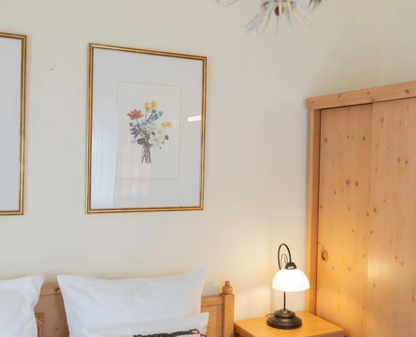Otel Gaestehaus Englischer Garten Münih