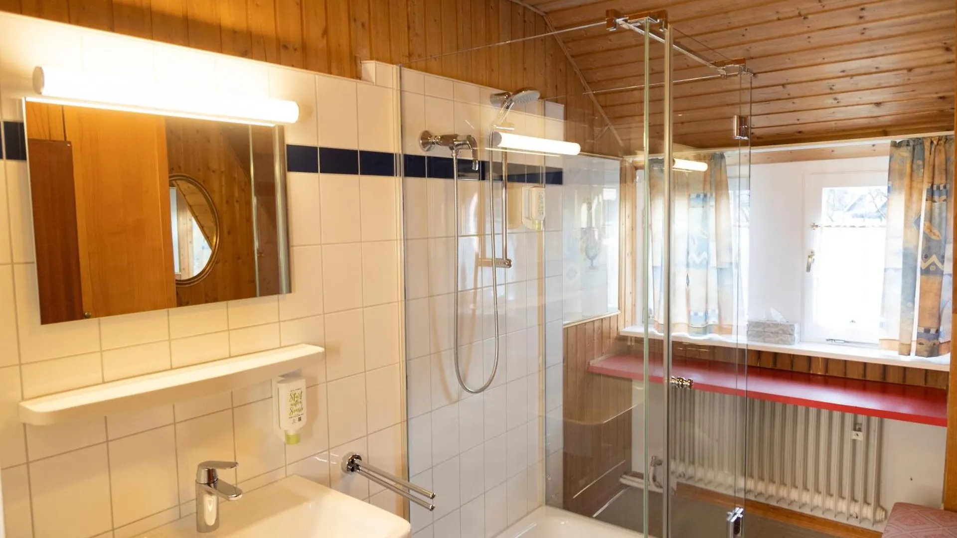 Otel Gaestehaus Englischer Garten Münih